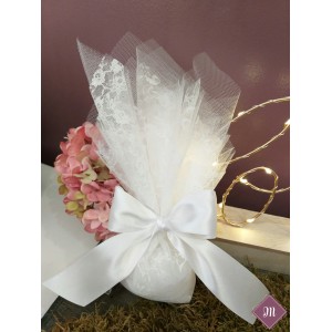 Δαντέλα λευκή με σατέν κορδέλα